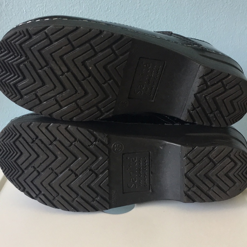 Black patent leather Sanita clogs size 36 - Picture 8 of 8